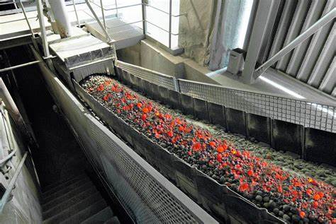 Can a steel cord rubber conveyor belt be used in high - temperature environme...